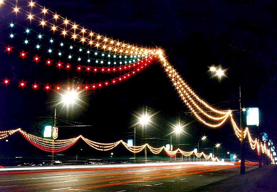 Белт-лайт для подсветки вдоль дорог в качестве новогоднего украшения
